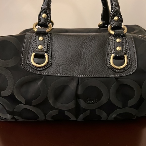 Coach - Picture 7 of 16